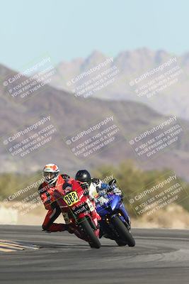 media/Oct-30-2025-Racers Edge (Thu) [[dabbdaf680]]/3-B Group/Session 2 (Turn 14)/